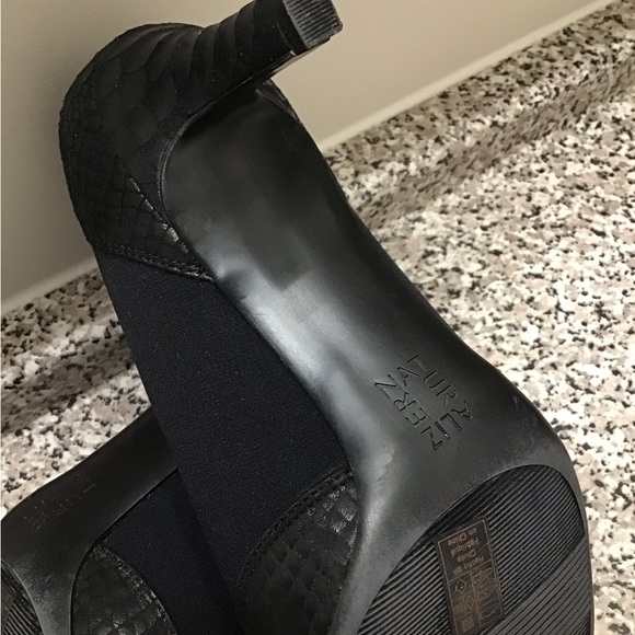 Naturalizer Shoes - Picture 7 of 8